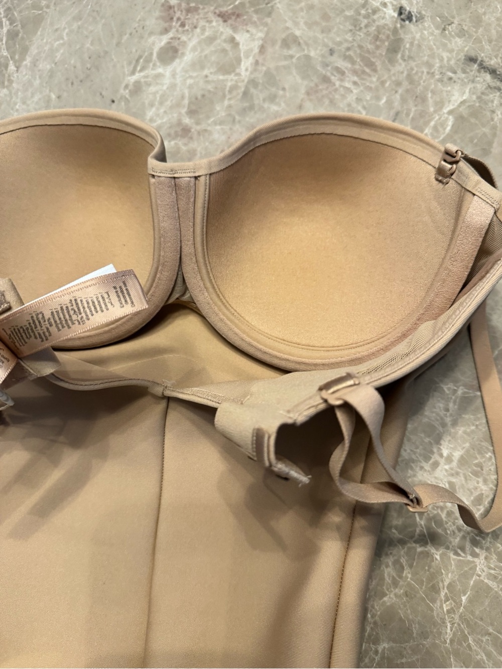 Skims Body Core Sculpt
Underwire Mid Thigh Bodysuit Small - Picture 6 of 9